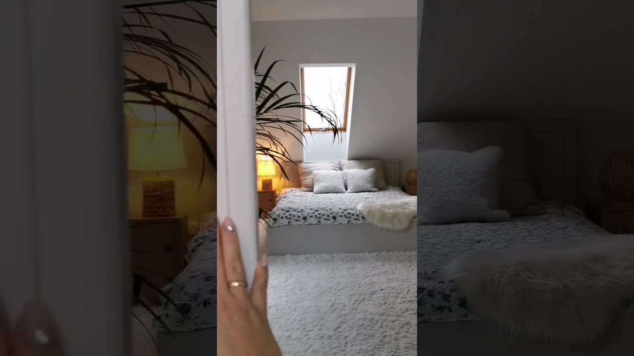 Chambre avec une petite dressing - confortable et minimaliste