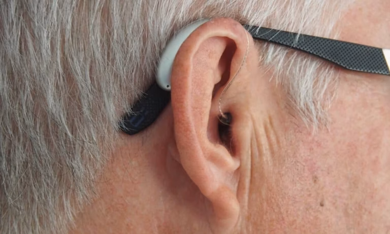 Santé auditive : à partir de 2027, la prise en charge des appareils auditifs diminue, le coût à la charge des patients s&rsquo;alourdit